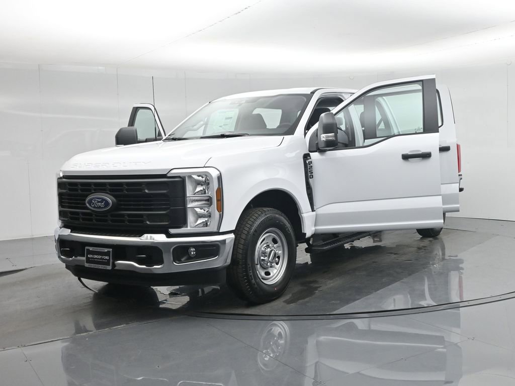 New 2026 Ford F250 XL w/ XL Chrome Package image 15