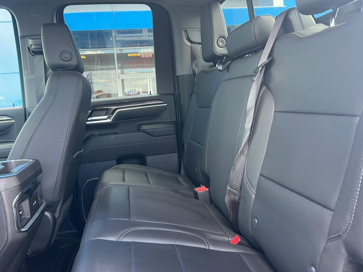 Used 2024 Chevrolet Silverado 2500 LTZ w/ LTZ Plus Package AWD/4WD image 33