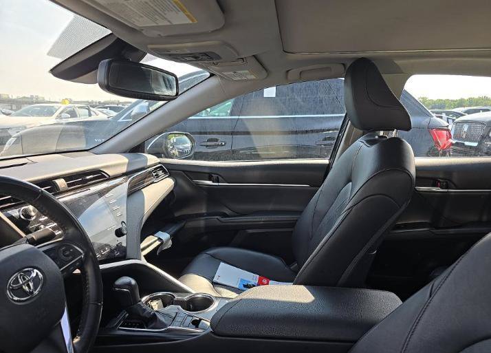 Used 2019 Toyota Camry XLE w/ Carpet Mat Package FWD image 8