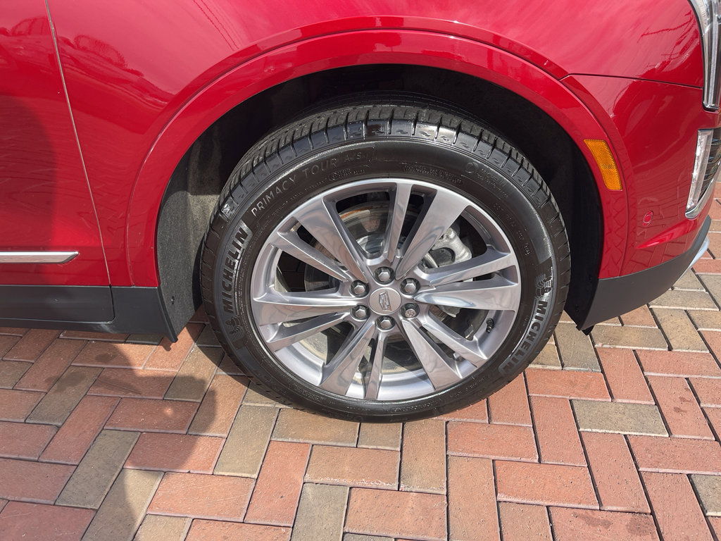 Used 2023 Cadillac XT5 Premium Luxury w/ Technology Package image 6