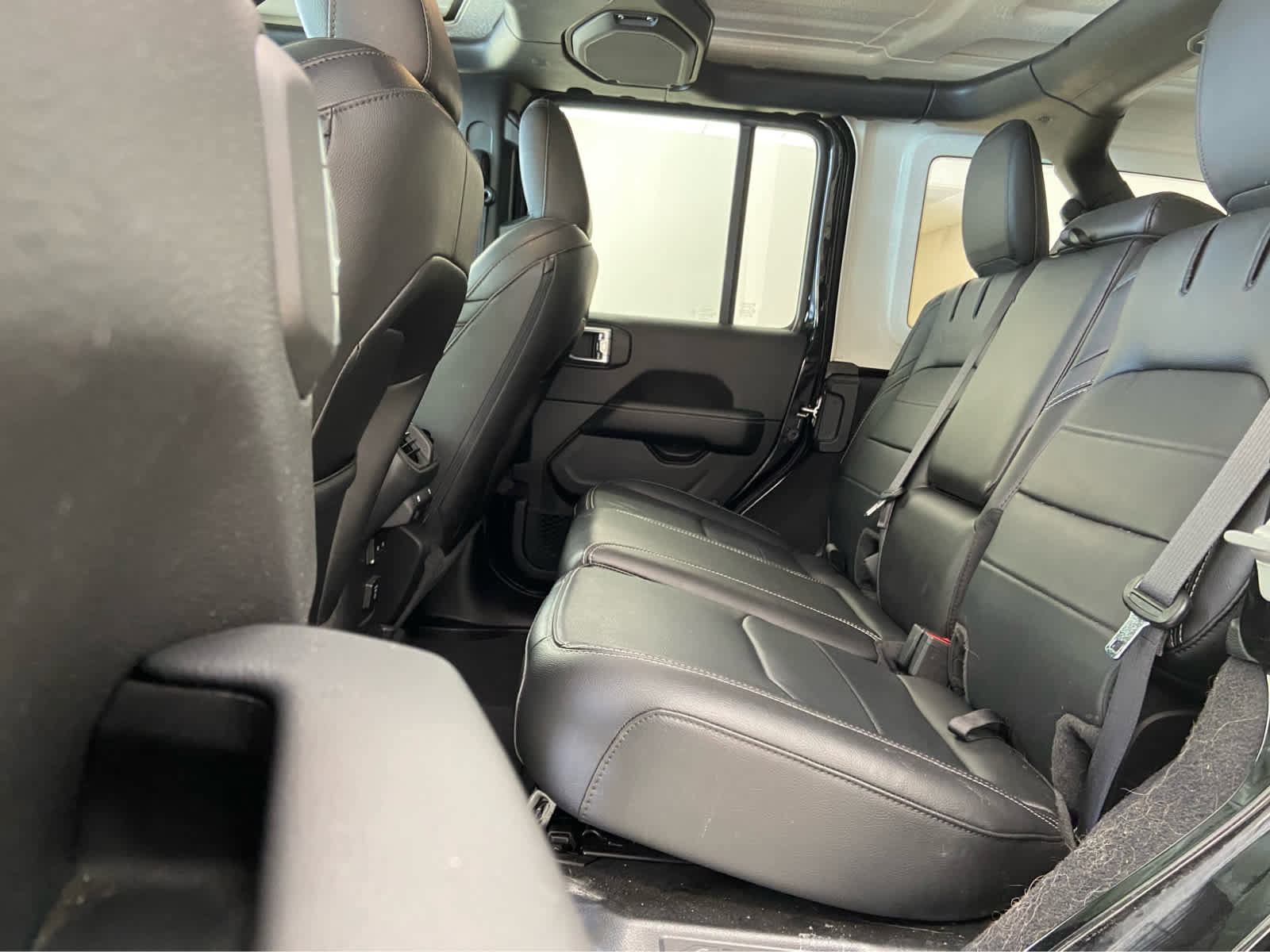 Used 2023 Jeep Wrangler Sahara w/ Cold Weather Group image 14