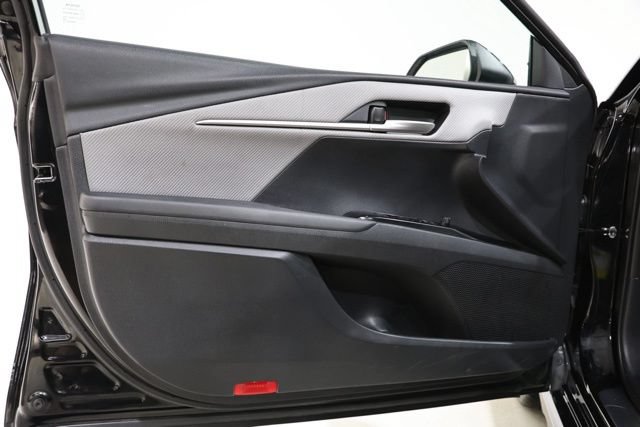 Used 2025 Toyota Camry SE FWD image 19