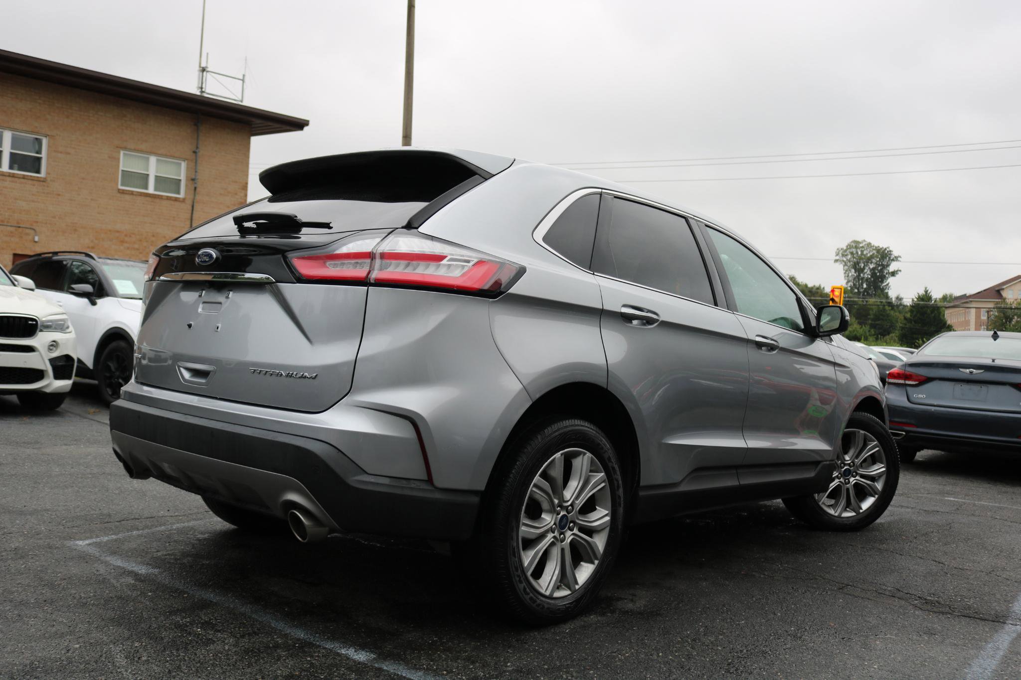 Used 2022 Ford Edge Titanium AWD/4WD image 2