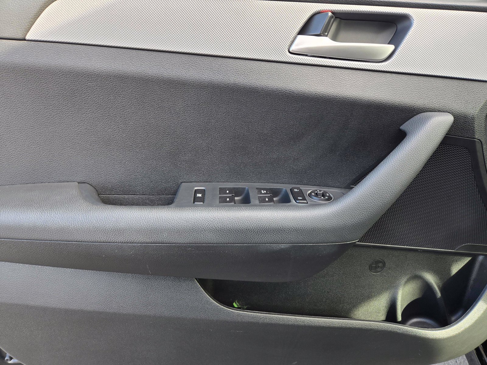 Used 2018 Hyundai Sonata SE FWD image 14