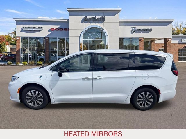 Used 2024 Chrysler Pacifica Limited FWD image 5
