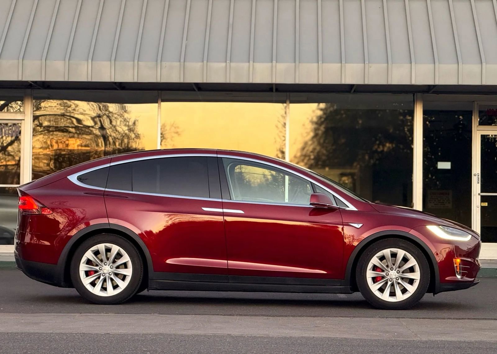 Used 2016 Tesla Model X Performance image 5