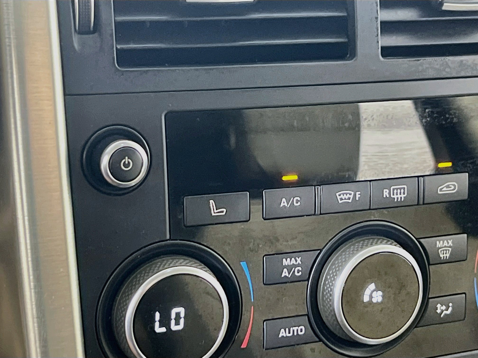 Used 2019 Land Rover Discovery Sport HSE AWD/4WD image 20