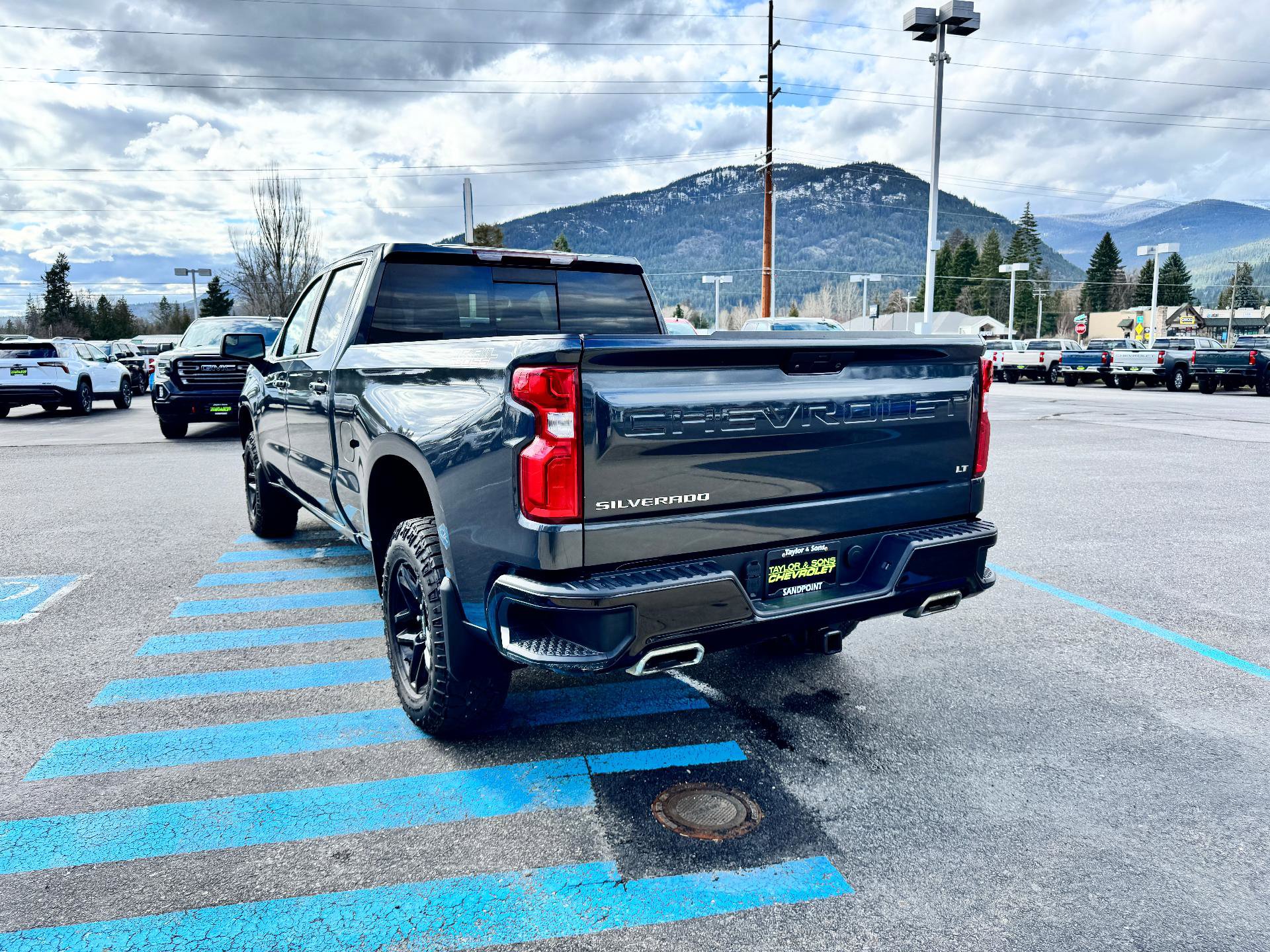 Used 2022 Chevrolet Silverado 1500 LT Trail Boss w/ Convenience Package II image 5
