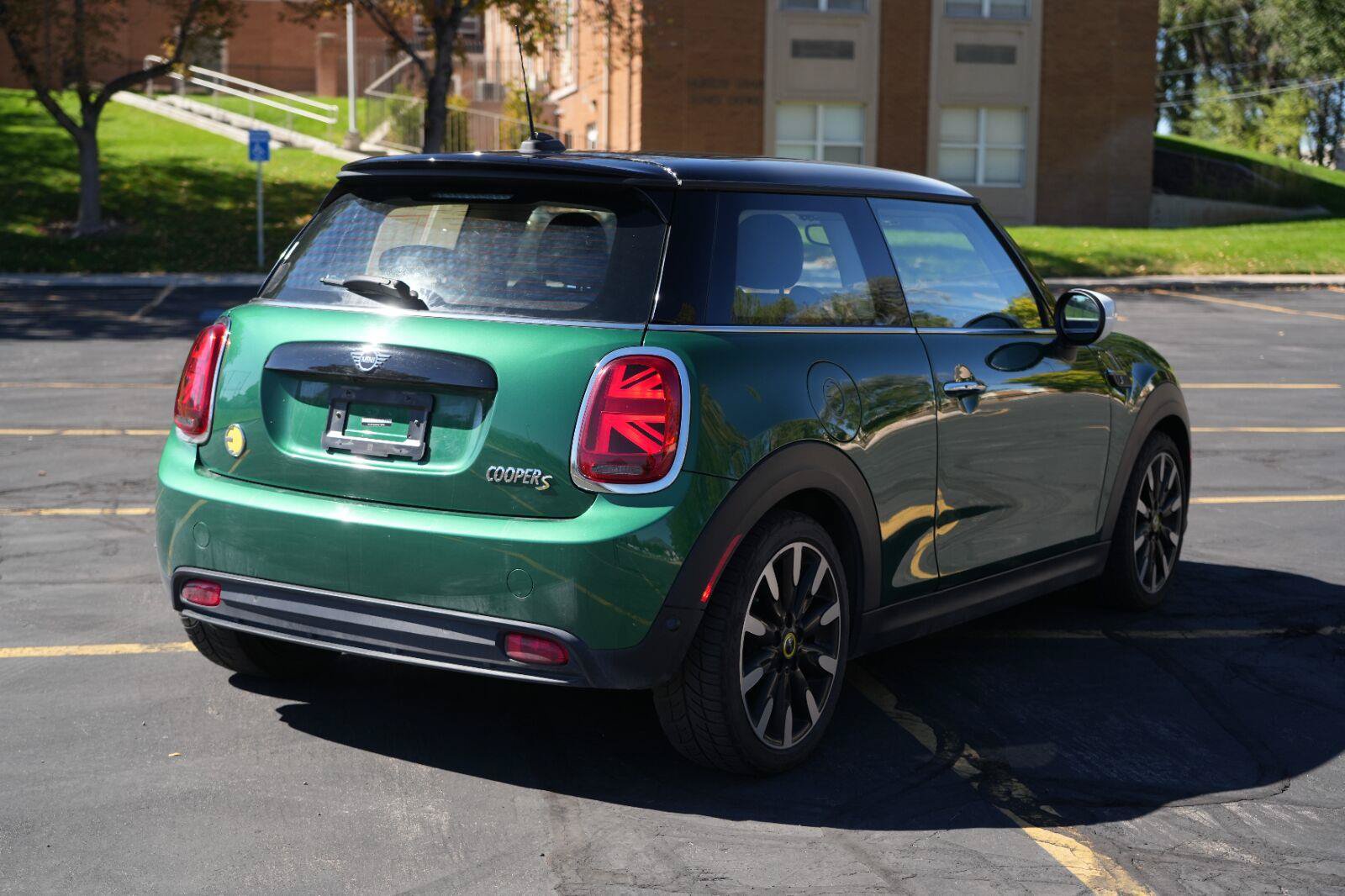 Used 2023 MINI Cooper SE FWD image 5