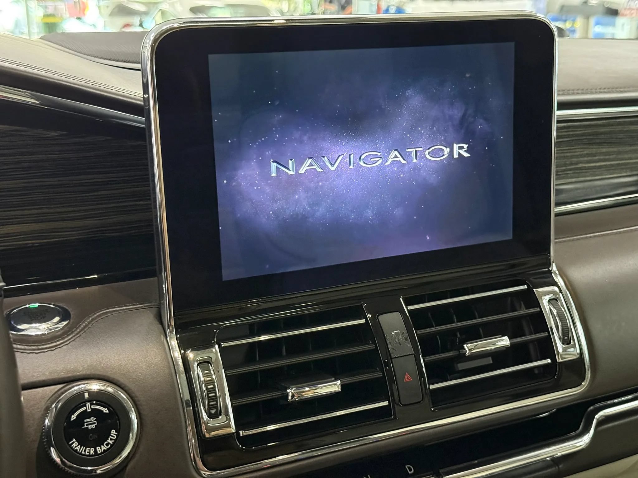 Used 2020 Lincoln Navigator L Black Label w/ Cargo Convenience Package AWD/4WD image 25