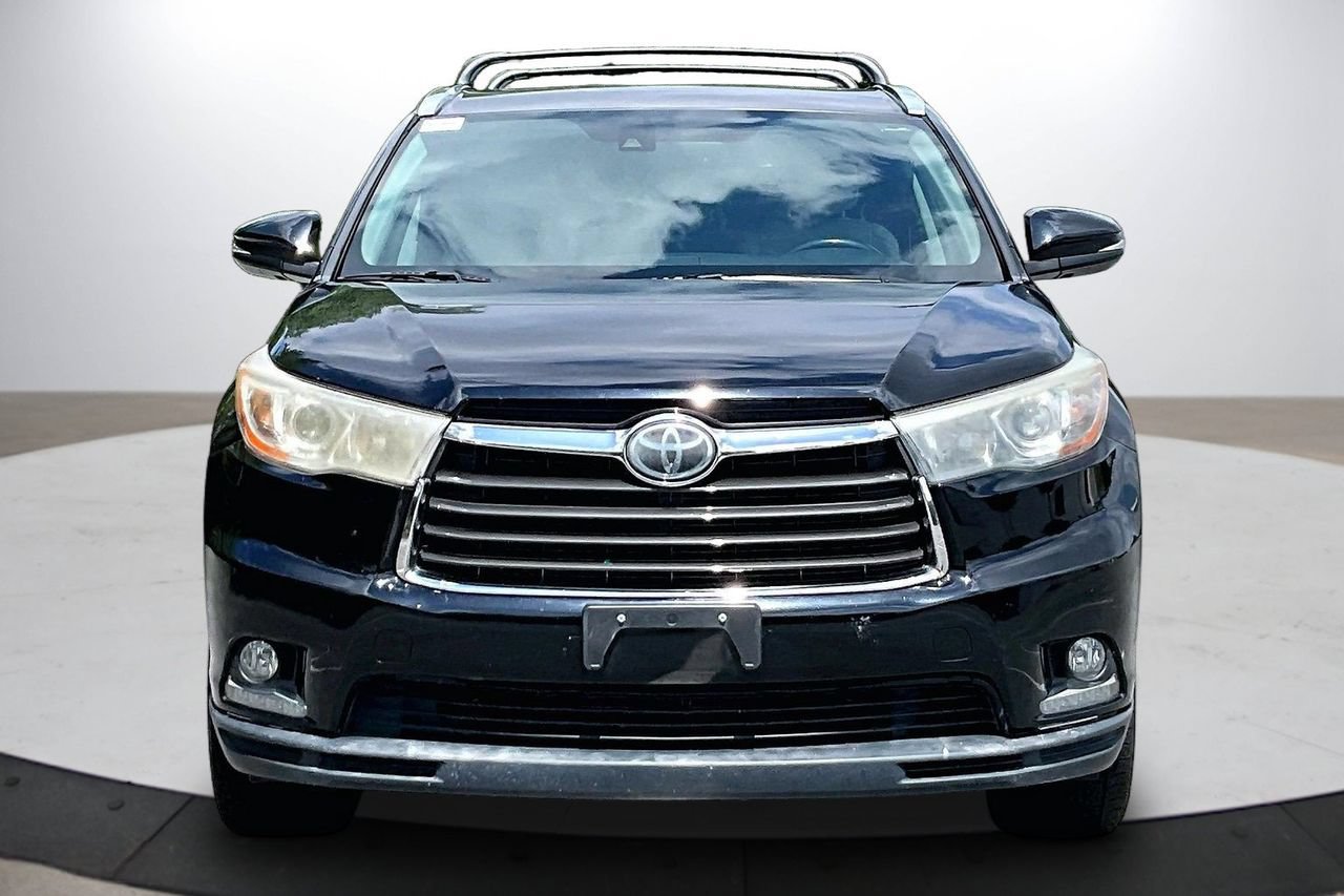 Used 2015 Toyota Highlander Limited w/ Driver Technology Package AWD/4WD image 3