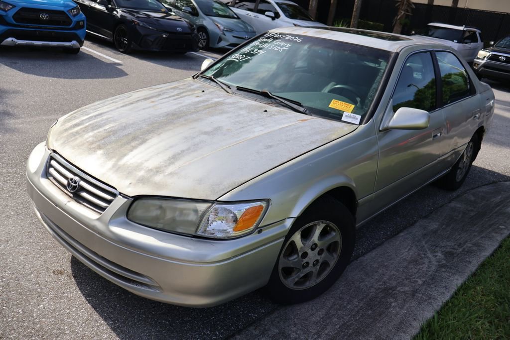Used 2001 Toyota Camry LE FWD image 2