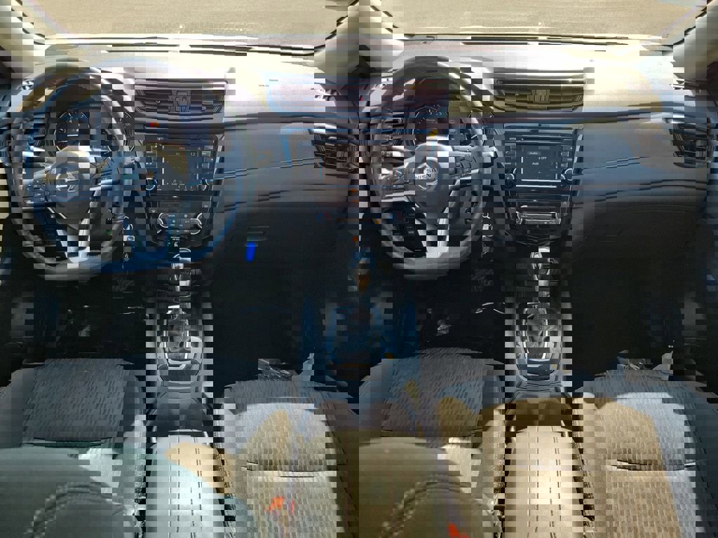 Used 2020 Nissan Rogue S image 11