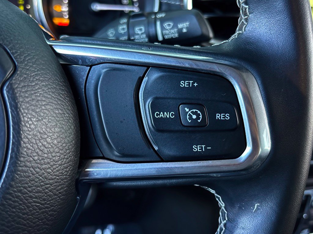 Used 2022 Jeep Wrangler Unlimited Sahara AWD/4WD image 33