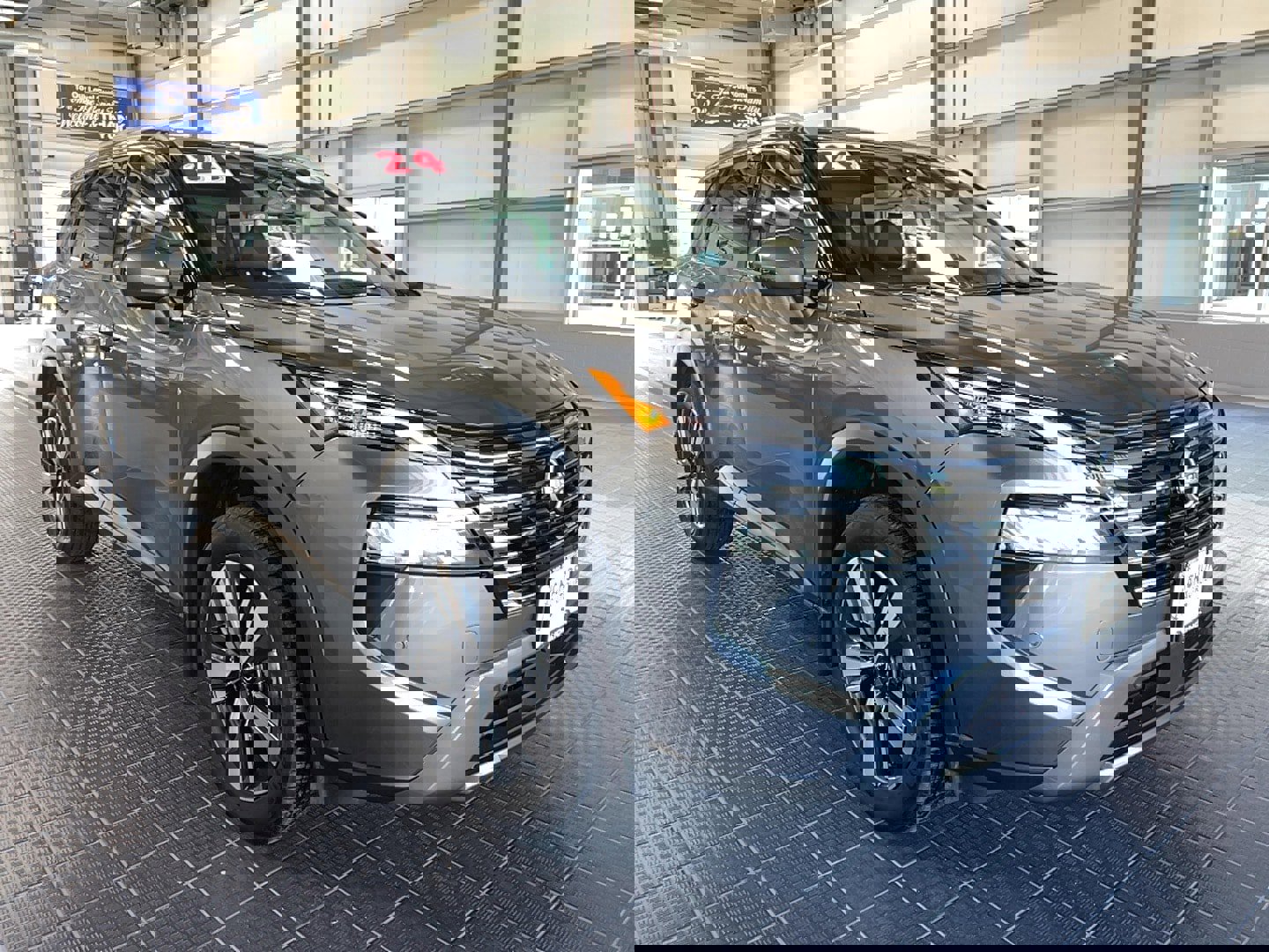 Used 2024 Nissan Rogue SL image 1