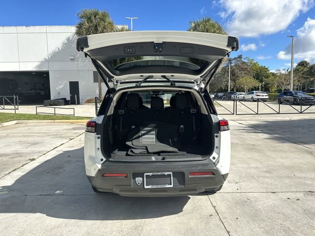 Used 2025 Nissan Pathfinder SV image 21