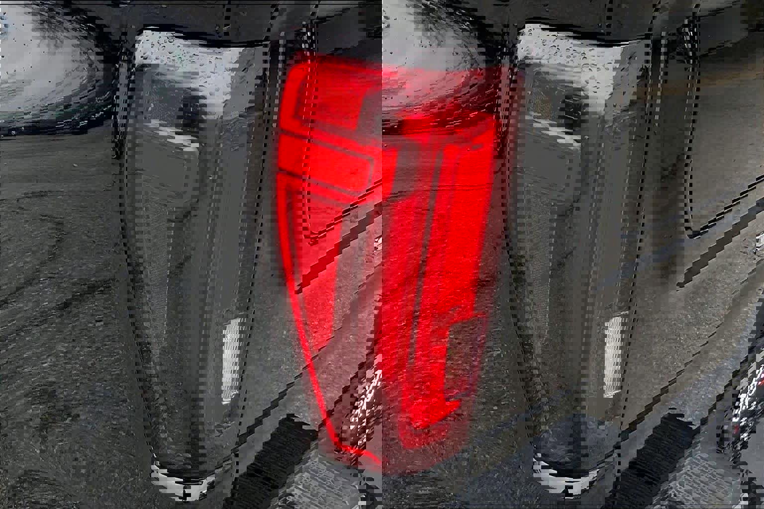 Used 2025 GMC Sierra 1500 SLT image 26