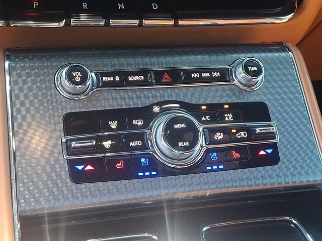 Used 2022 Lincoln Aviator Black Label w/ Dynamic Handling Package AWD/4WD image 16