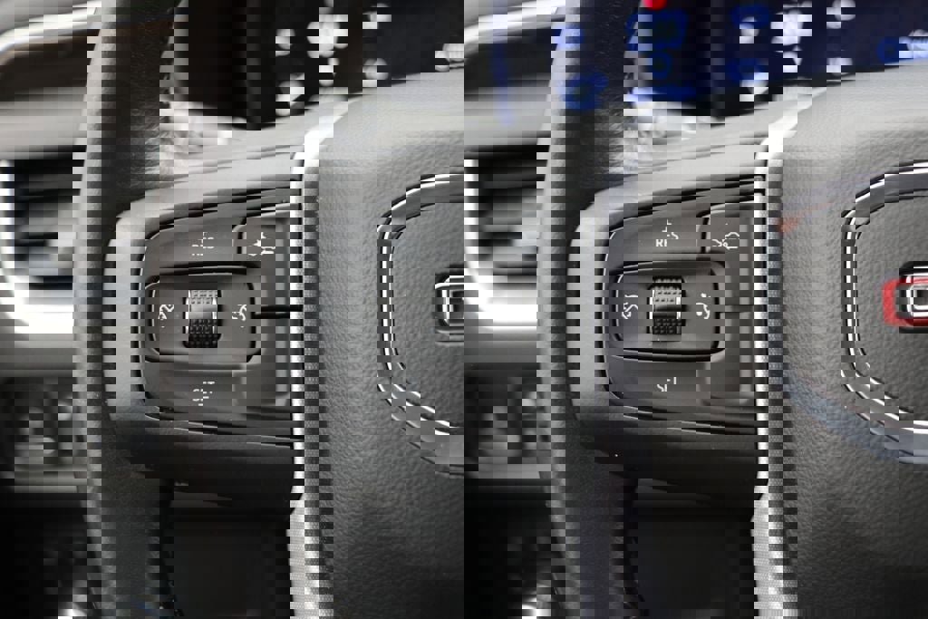 Used 2022 GMC Yukon SLE w/ Gmc Pro Safety Plus Package image 19