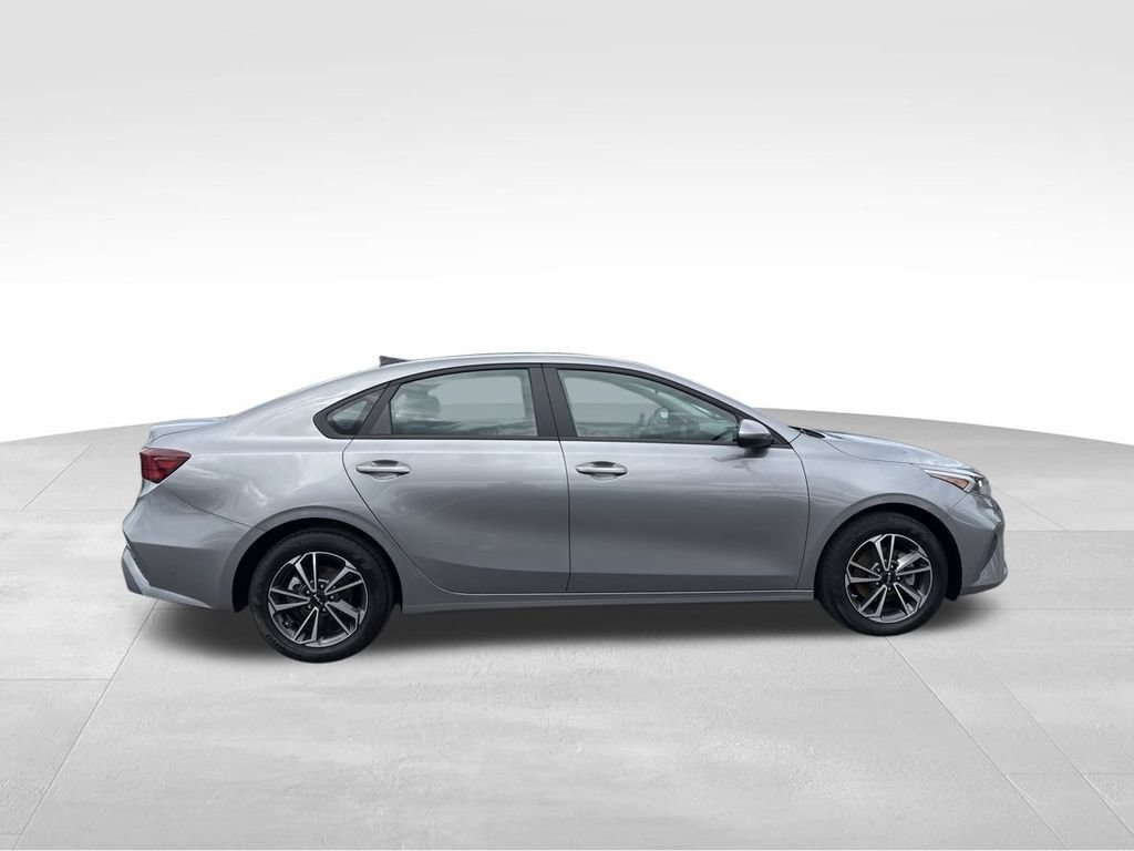 Certified 2024 Kia Forte LXS FWD image 6