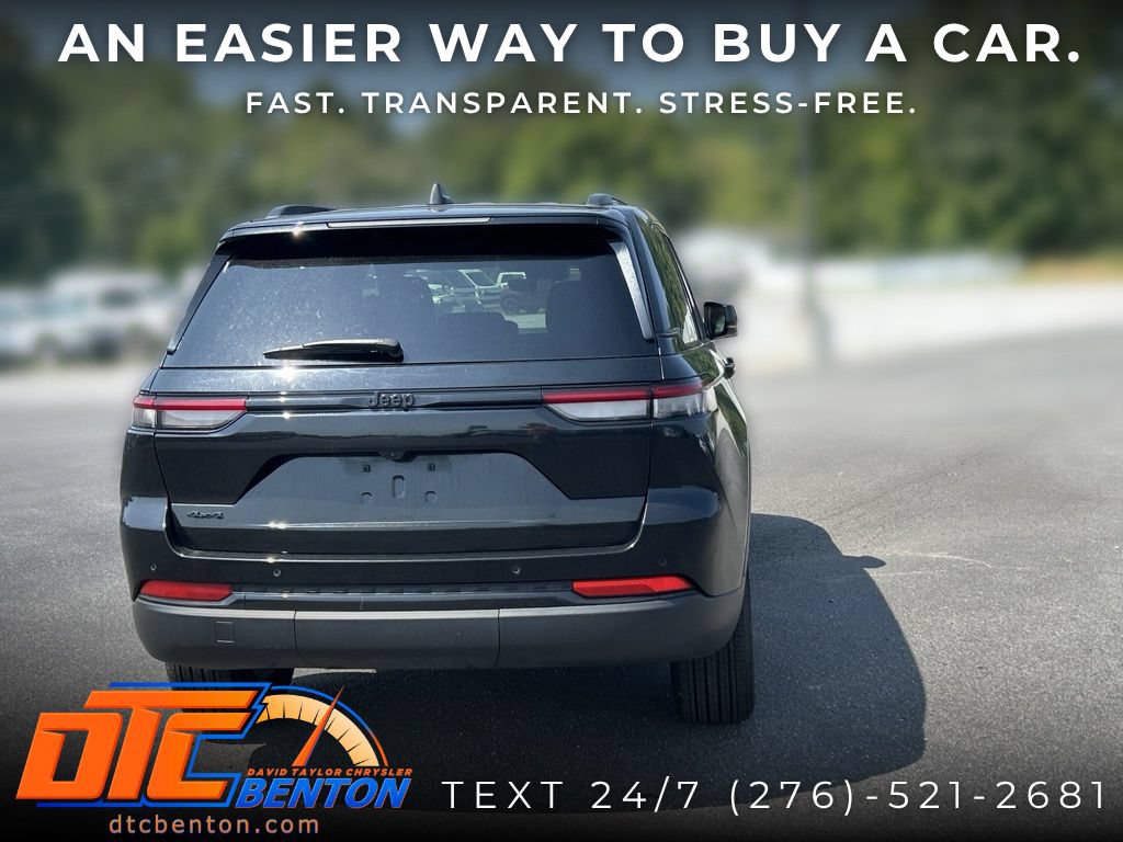 Used 2025 Jeep Grand Cherokee Altitude AWD/4WD image 4
