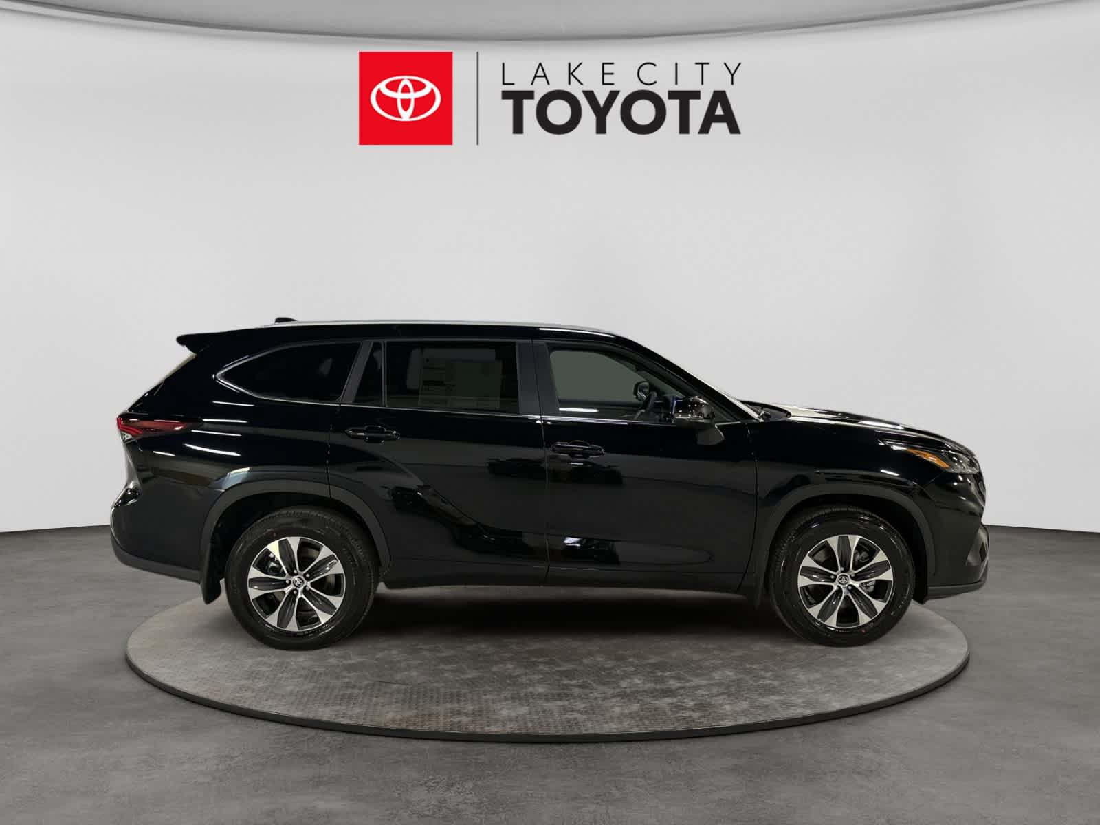 New 2026 Toyota Highlander XLE AWD/4WD image 7