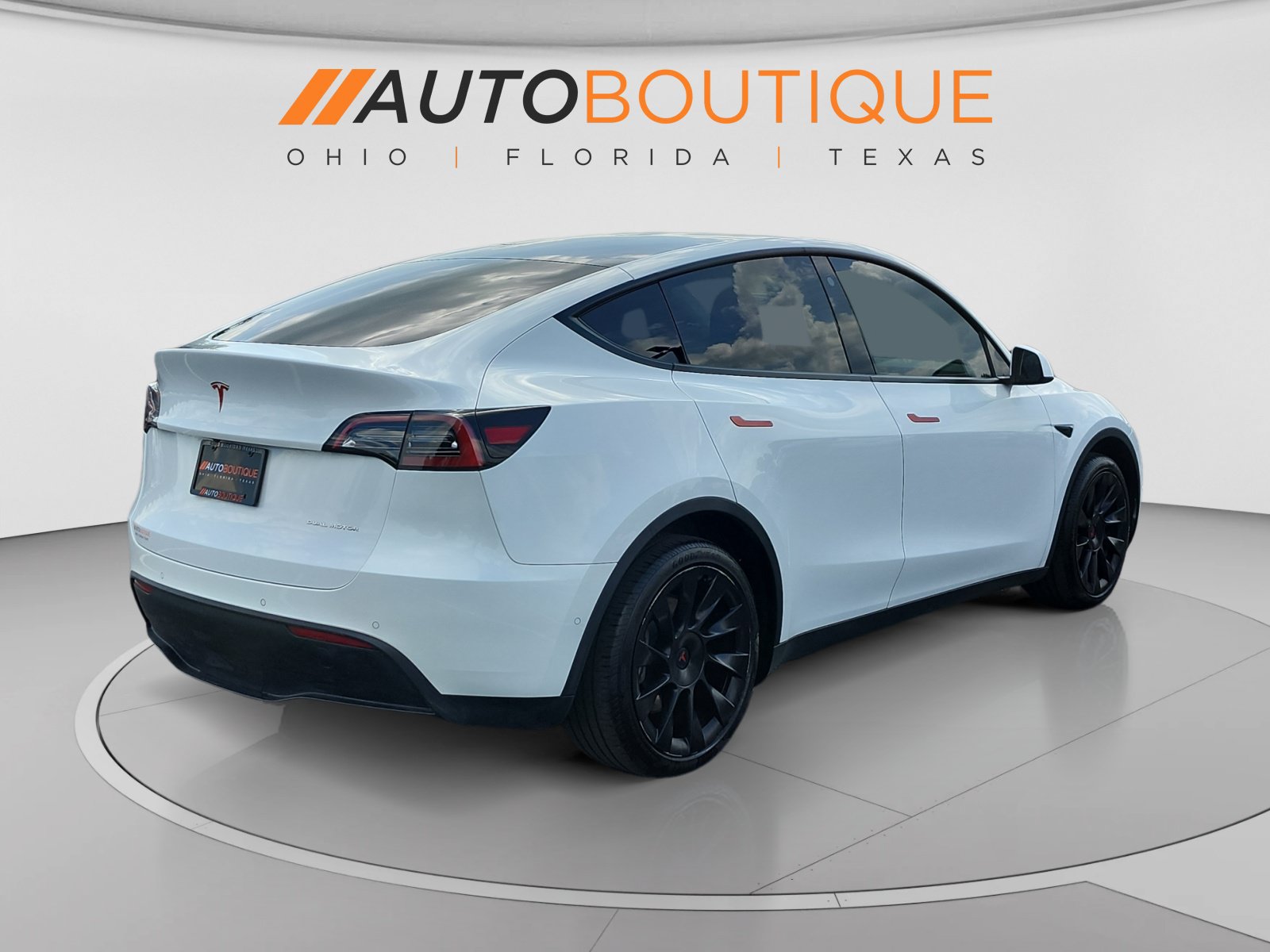 Used 2022 Tesla Model Y Long Range AWD/4WD image 5