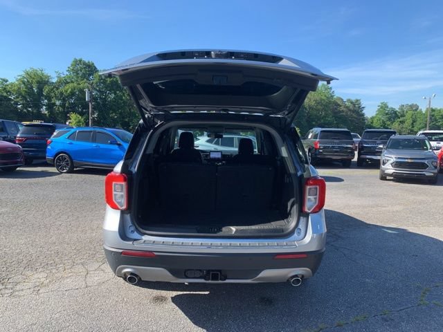 Certified 2022 Ford Explorer Limited w/ Equipment Group 301A RWD image 8