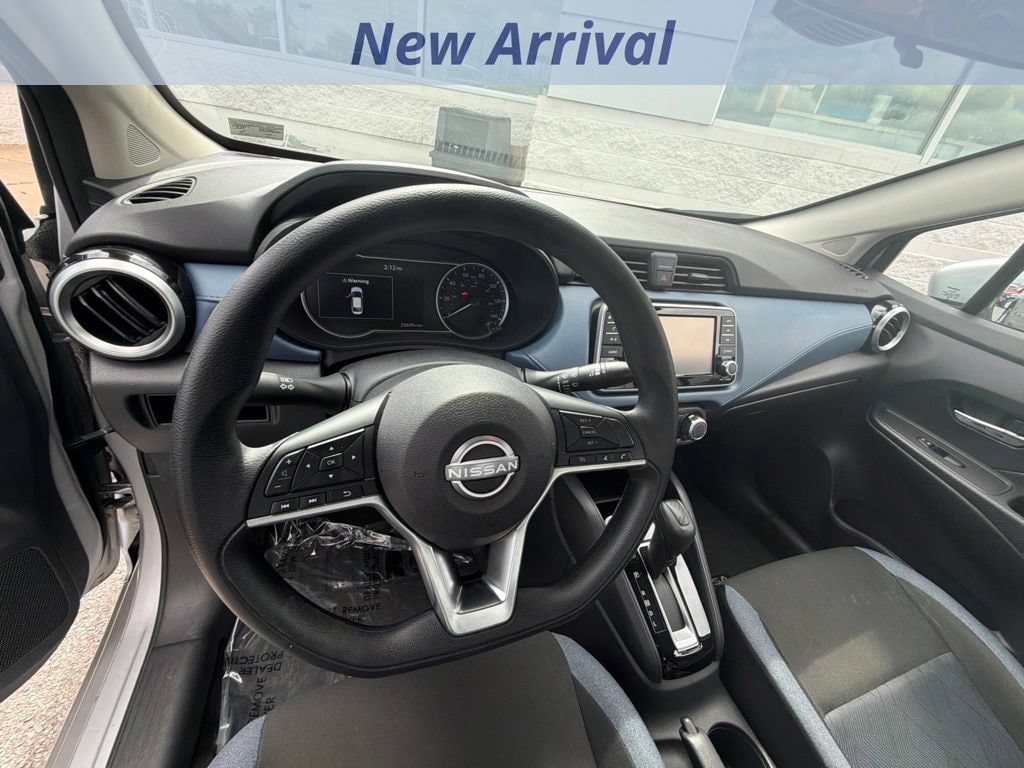 Used 2025 Nissan Versa SV FWD image 10
