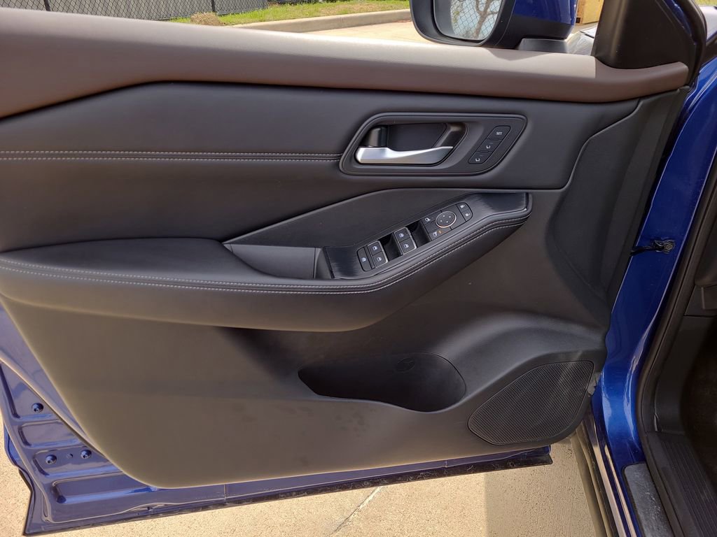 Used 2023 Nissan Rogue SL w/ SL Premium Package AWD/4WD image 18