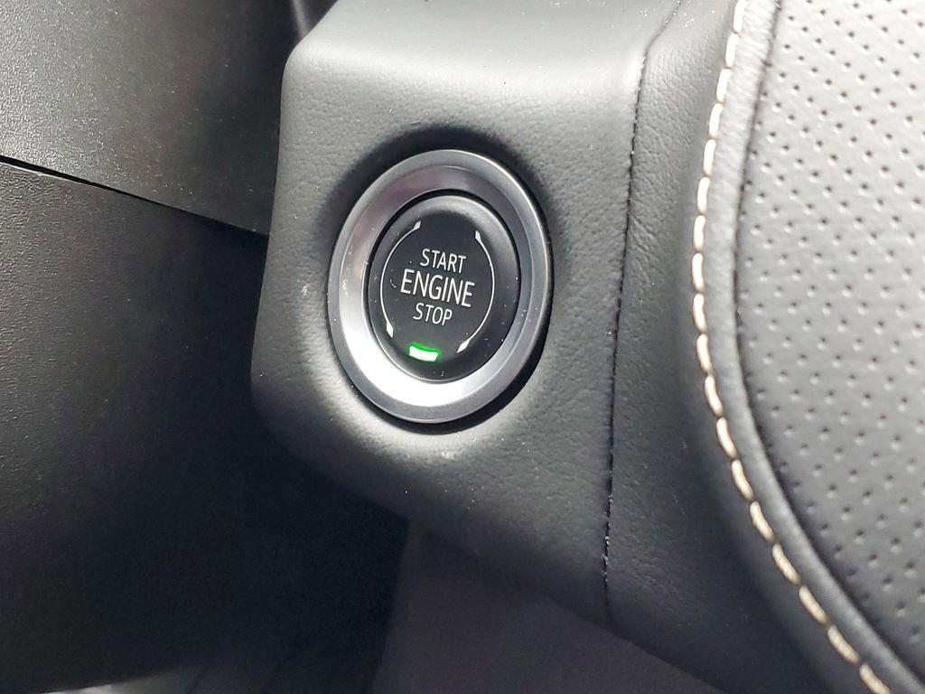 Certified 2024 GMC Yukon XL SLT w/ SLT Luxury Package image 16