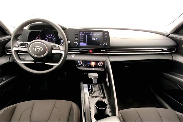 Used 2023 Hyundai Elantra SEL image 15
