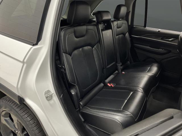 Used 2023 Jeep Grand Cherokee Limited w/ Luxury Tech Group II image 31