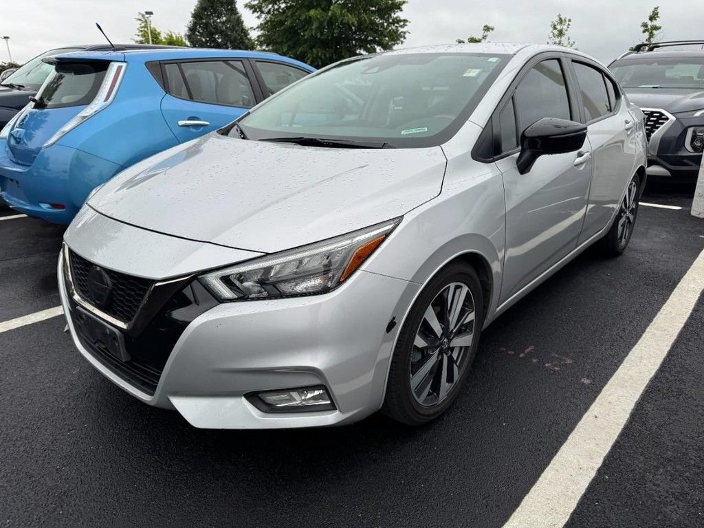 Used 2020 Nissan Versa SR w/ Convenience Package FWD image 3