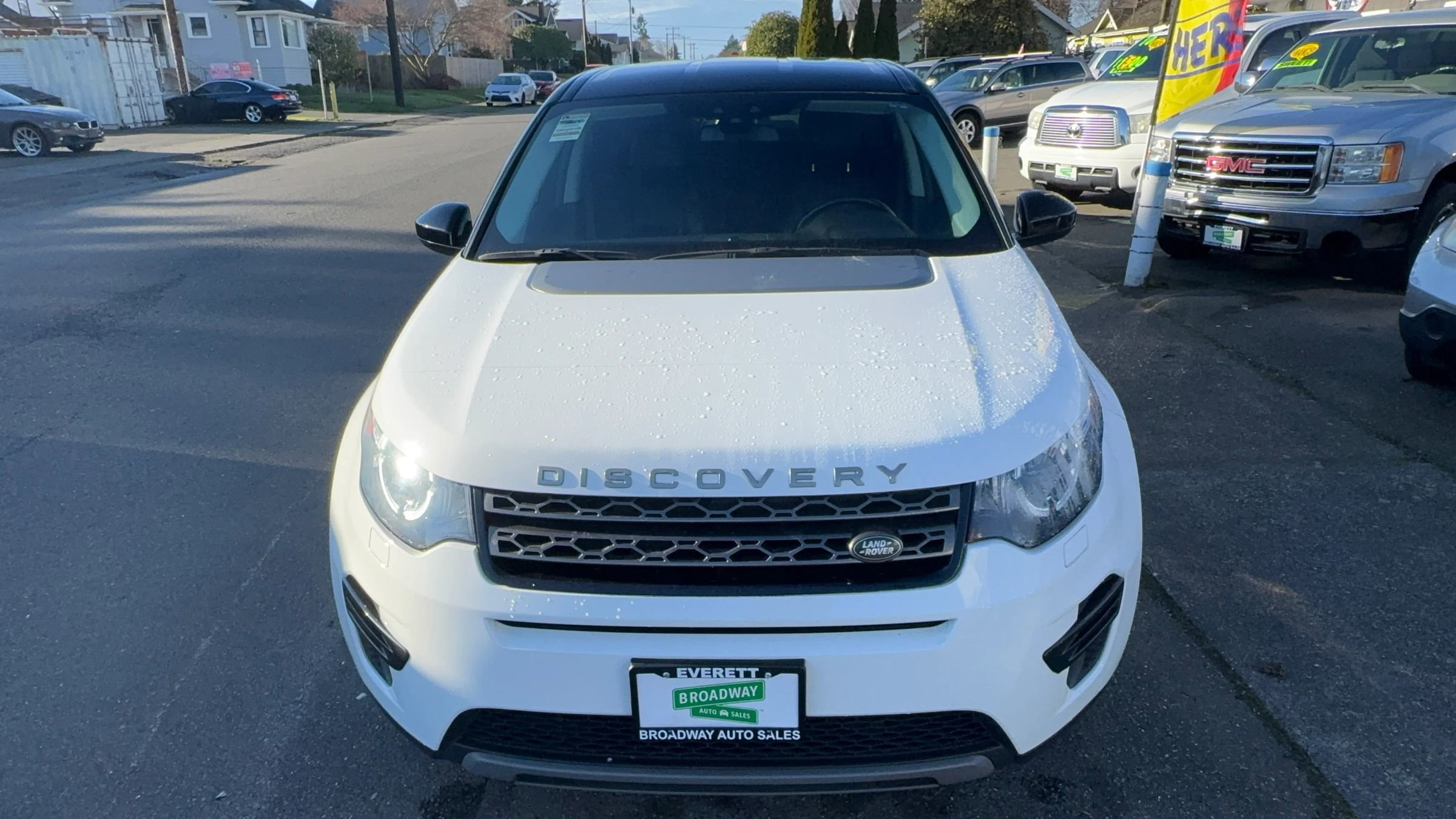 Used 2015 Land Rover Discovery Sport SE image 2