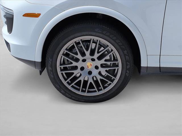 Used 2017 Porsche Cayenne AWD/4WD image 14