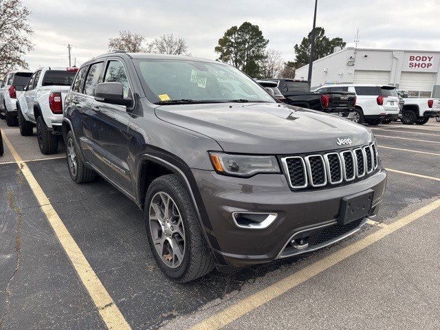 Used 2018 Jeep Grand Cherokee Limited image 3