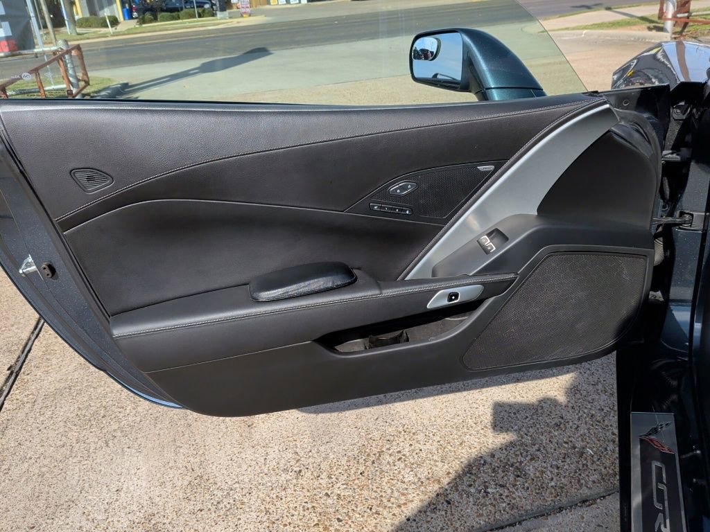 Used 2019 Chevrolet Corvette Stingray Coupe w/ 1LT image 10