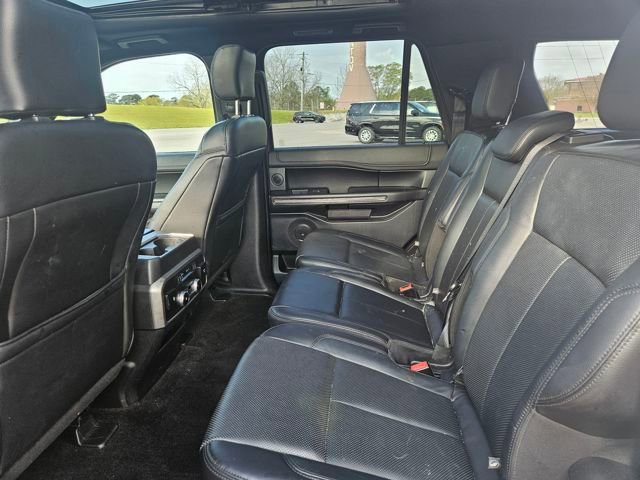 Used 2018 Ford Expedition XLT w/ Equipment Group 202A AWD/4WD image 25