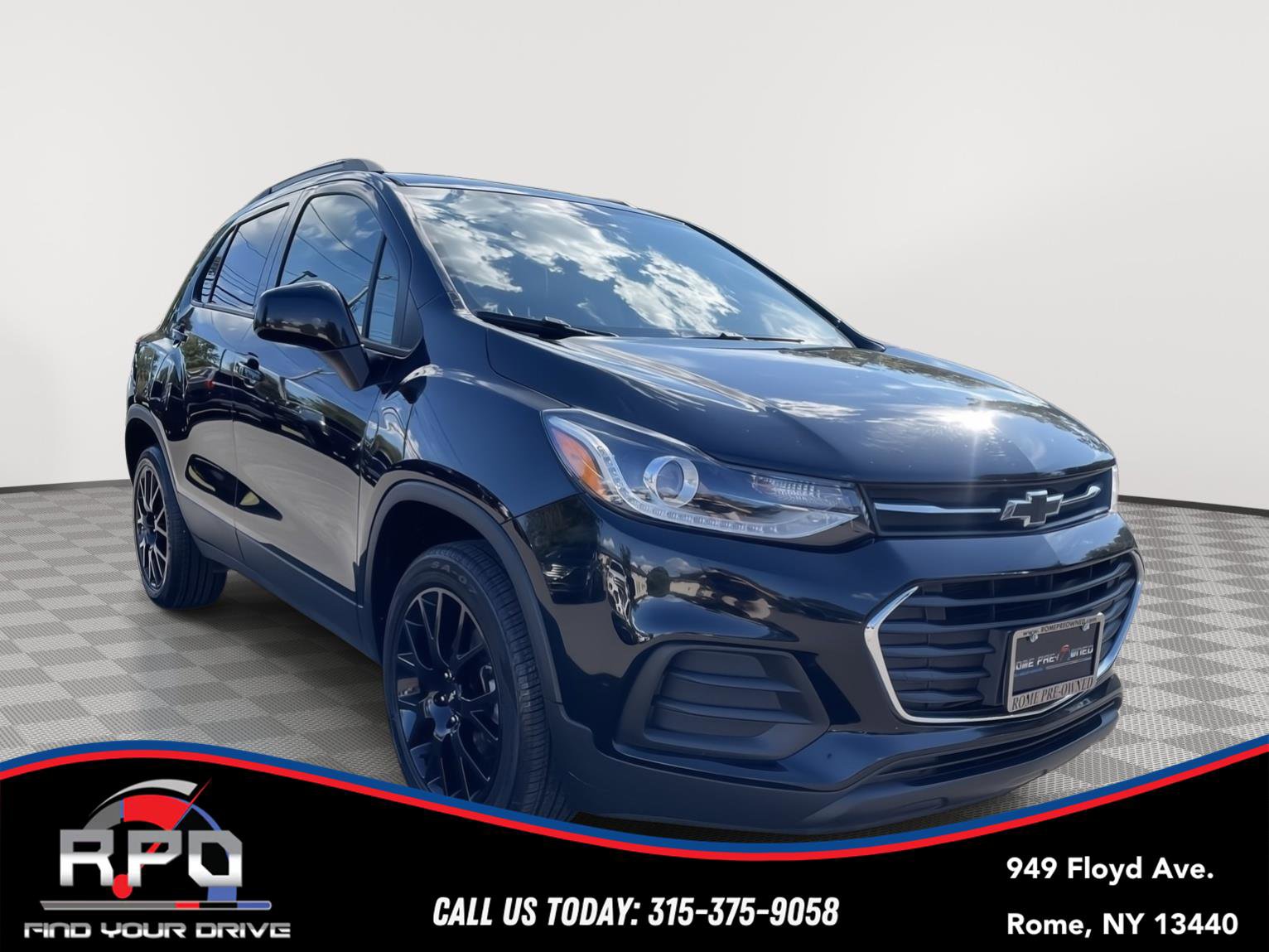 Used 2022 Chevrolet Trax LT w/ Midnight Edition image 6