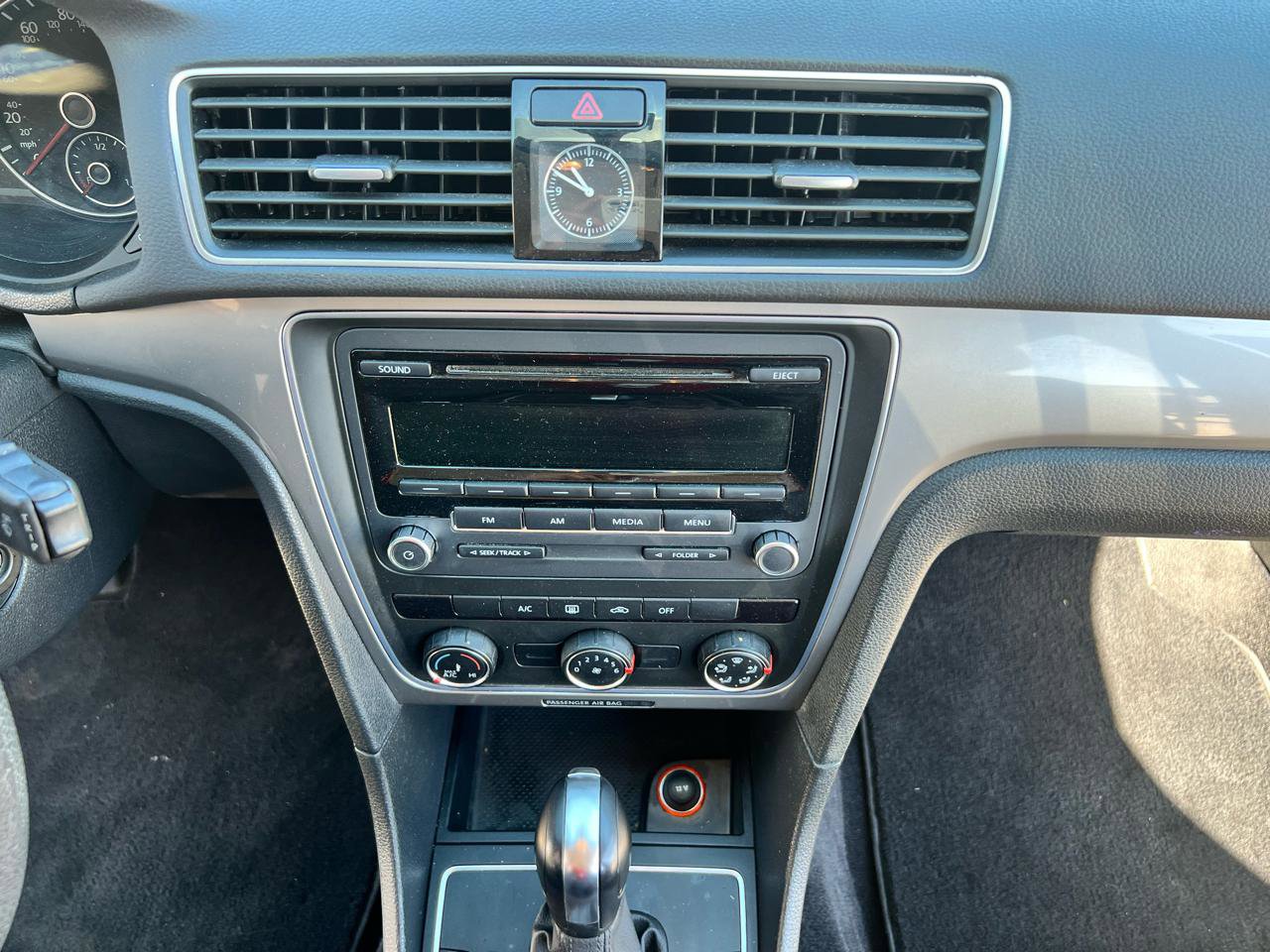 Used 2014 Volkswagen Passat 1.8T S image 15