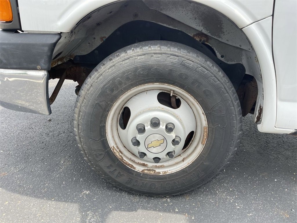 Used 2014 Chevrolet Express 4500 w/ RV Package image 6