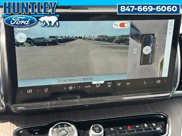Used 2025 Ford Expedition Platinum w/ Platinum Ultimate Package AWD/4WD image 28