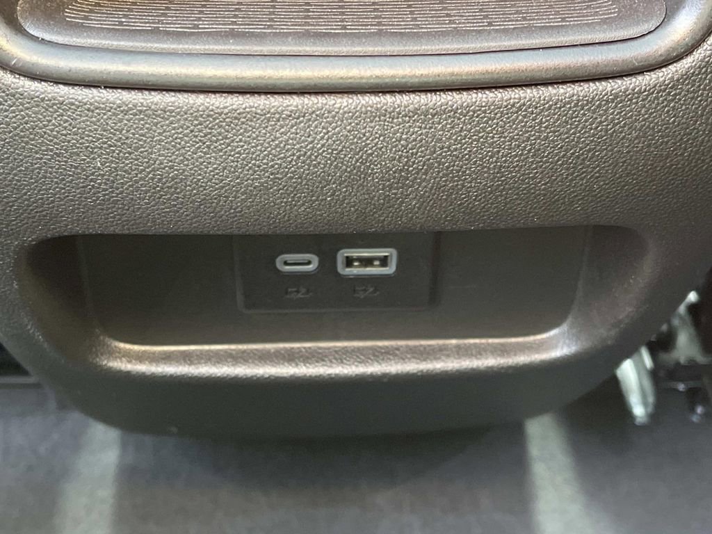 Certified 2025 Cadillac XT5 Premium Luxury image 17