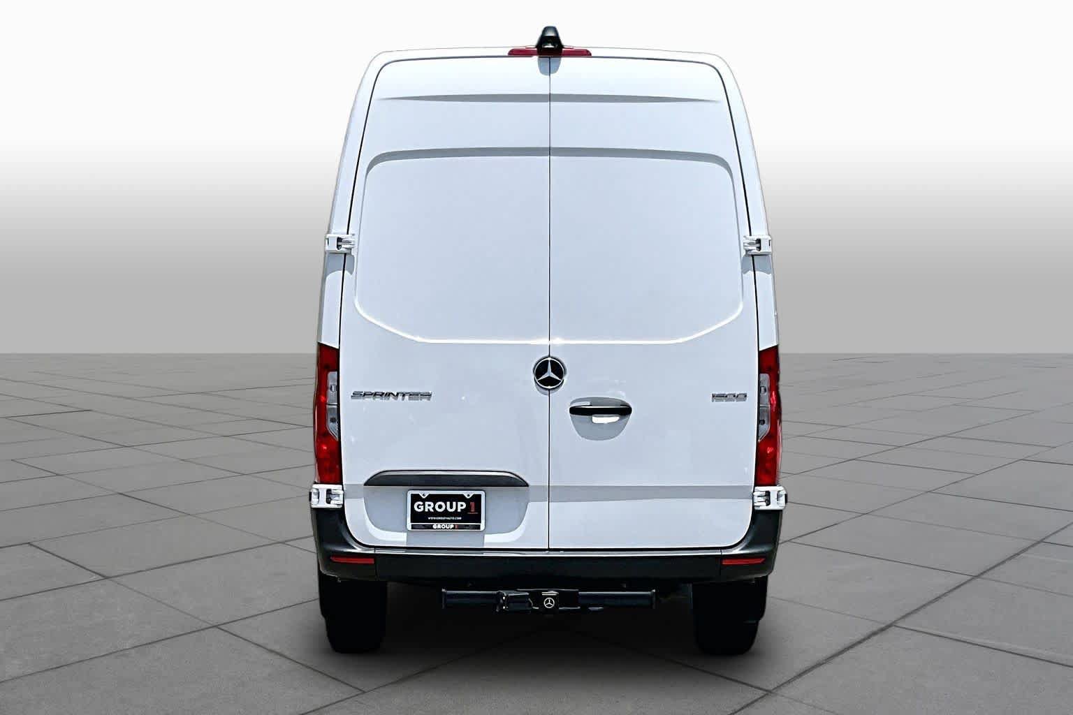 Used 2023 Mercedes-Benz Sprinter 1500 image 5