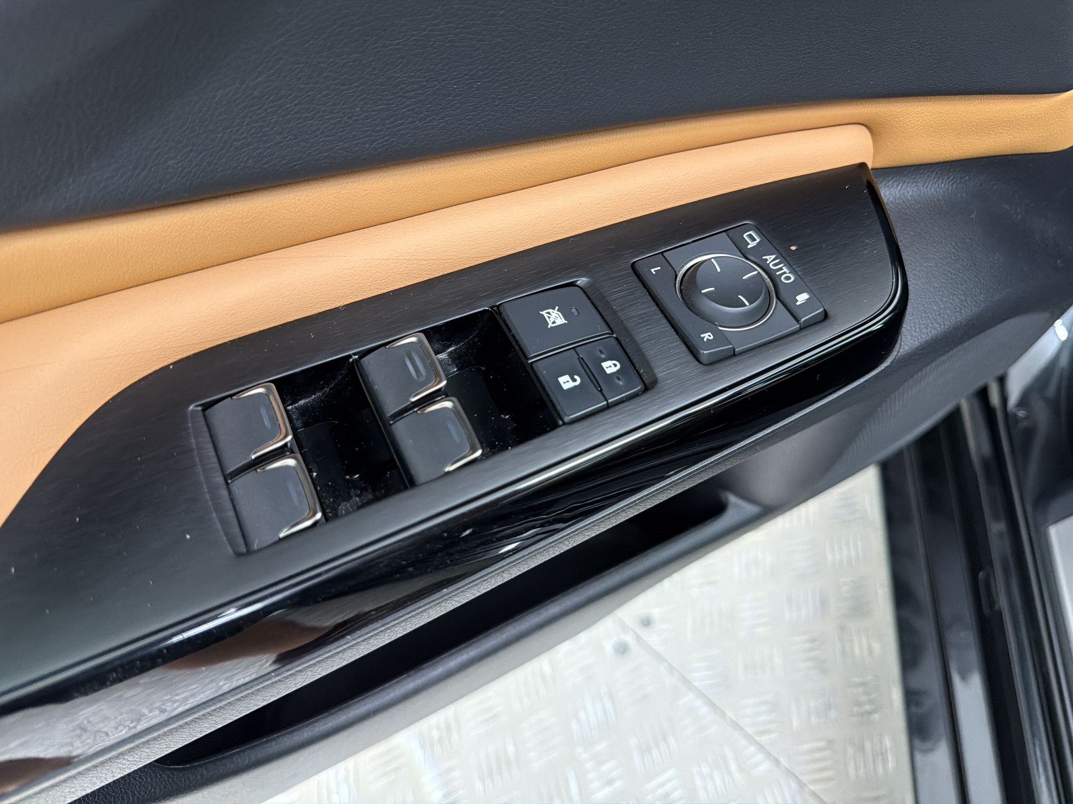 Certified 2022 Lexus ES 350 w/ Premium Package FWD image 33