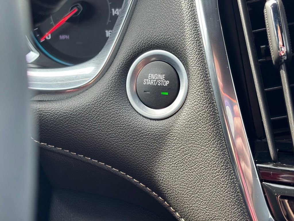 Used 2023 Chevrolet Traverse LT w/ LPO, Floor Liner Package FWD image 33