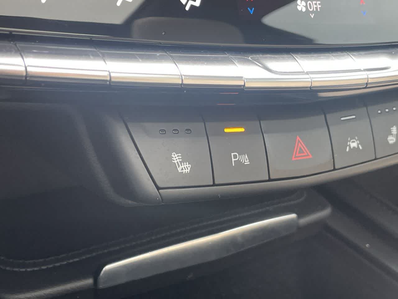 Certified 2024 Cadillac XT4 Luxury w/ Cold Weather Package AWD/4WD image 23