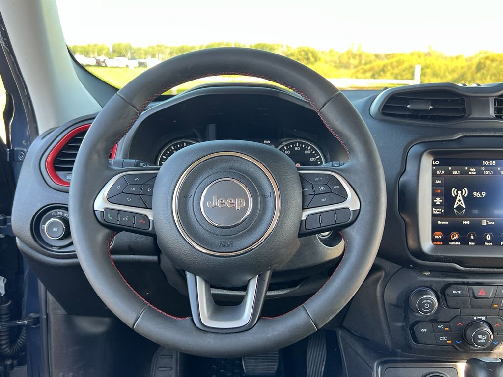 Used 2023 Jeep Renegade Trailhawk image 32