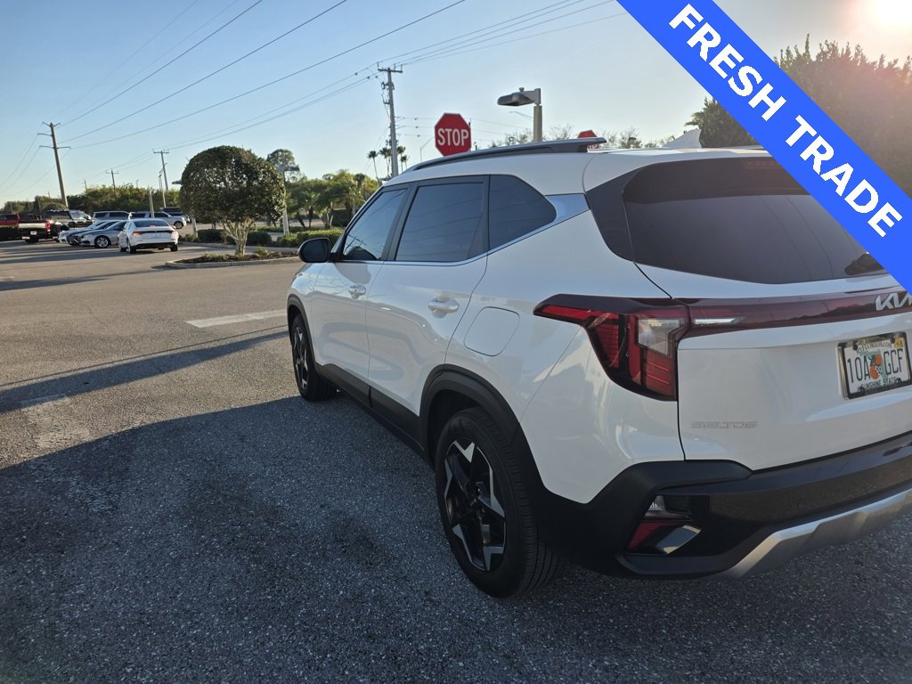Used 2025 Kia Seltos EX w/ EX Sunroof Package image 4